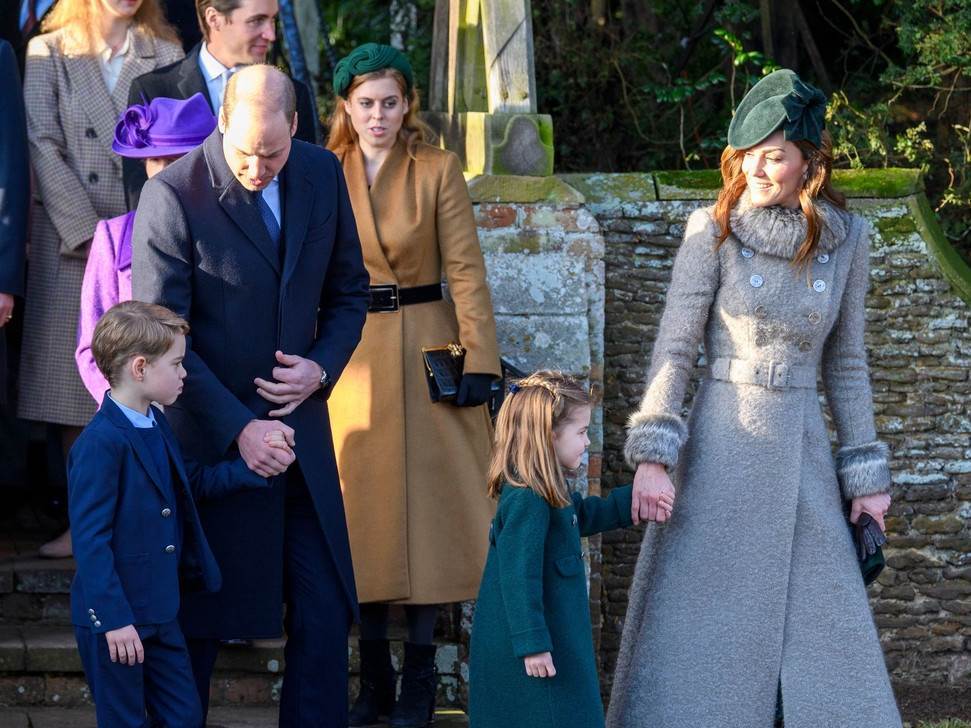 George I Charlotte Izazvali Euforiju Pojaviv I Se Na Bo I Noj Misi Story