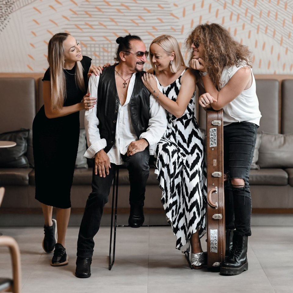 Željko Bebek s obitelji