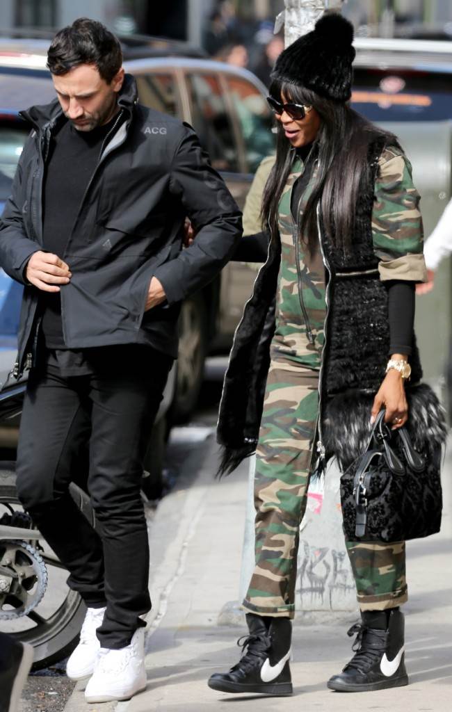 Naomi Campbell pozirala s kćeri i nepoznatim muškarcem