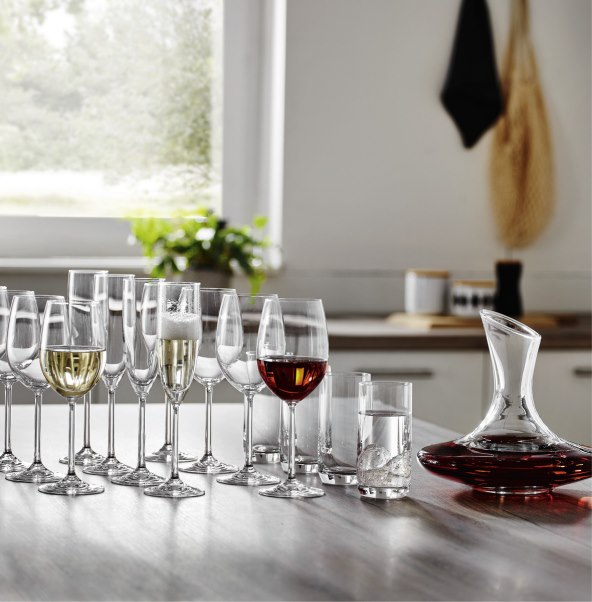 Lesnina_ casa 1,99€_ dekanter 20,99€.jpg