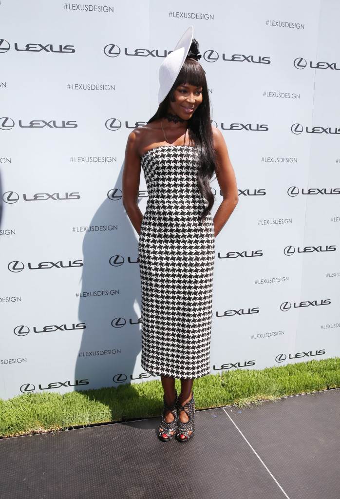 Naomi Campbell pozirala s kćeri i nepoznatim muškarcem