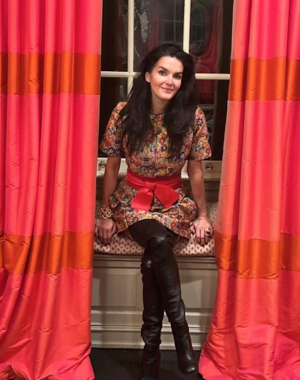 Angie Harmon