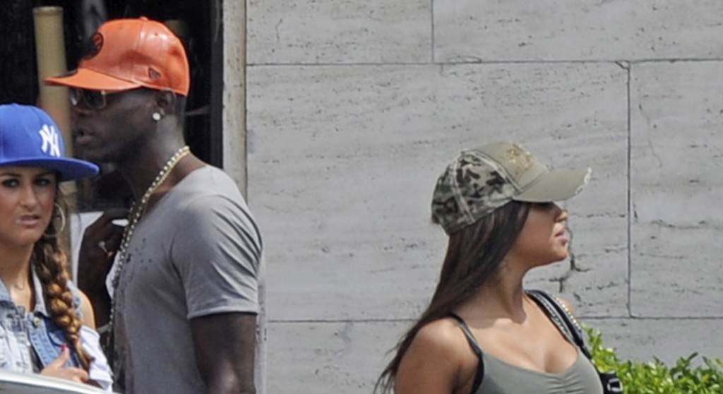 Mario Balotelli na odmoru s Francescom Monti