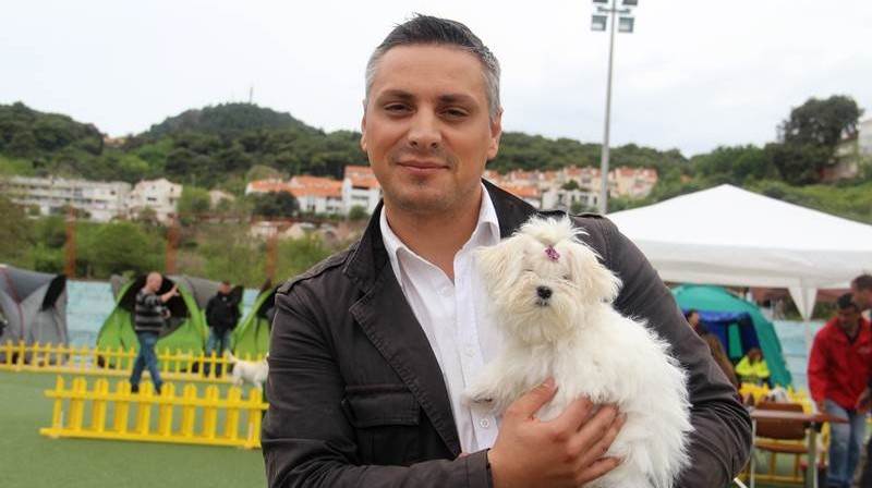Petar Dragojević snimio je video spot sa suprugom Andreom