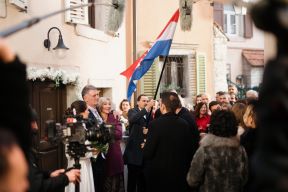 Kumovi scena dolazak po mladu (4).jpg