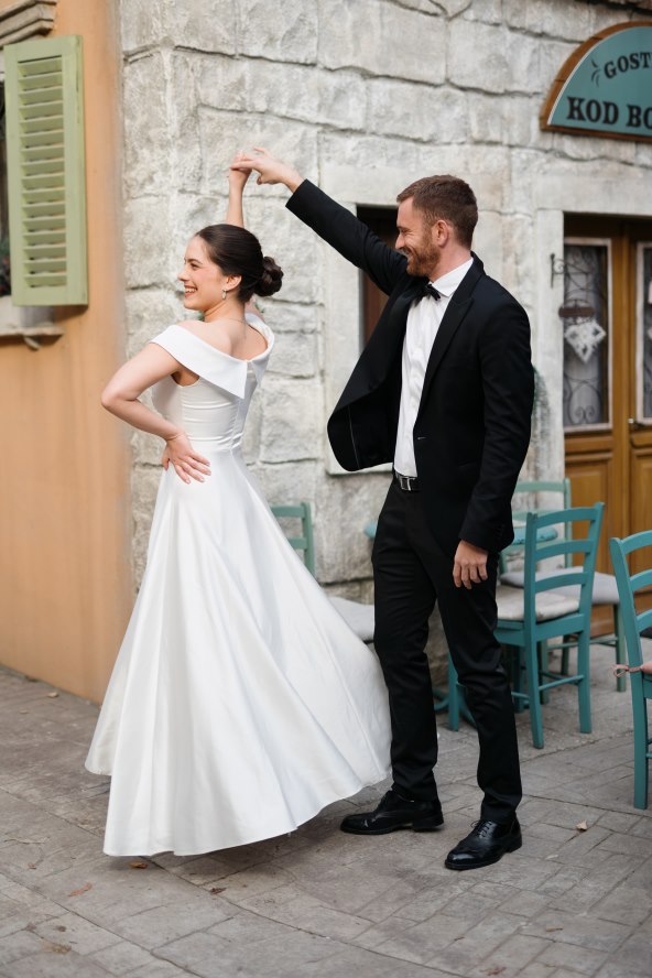 ana uršula najev, momčilo otašević