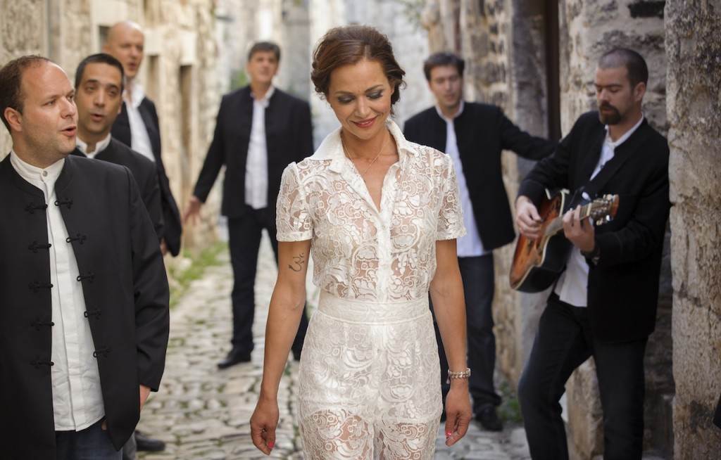 Preminula sestra bivše misice Fani Čapalije | Story