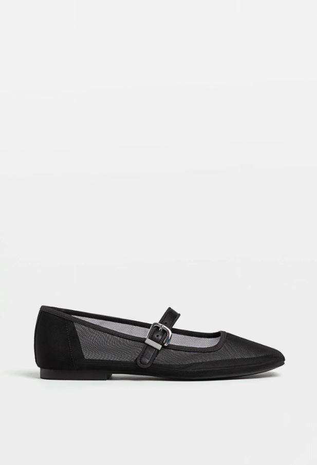 Mrežaste balerinke s kopčom/ Zara/ 22,99 EUR