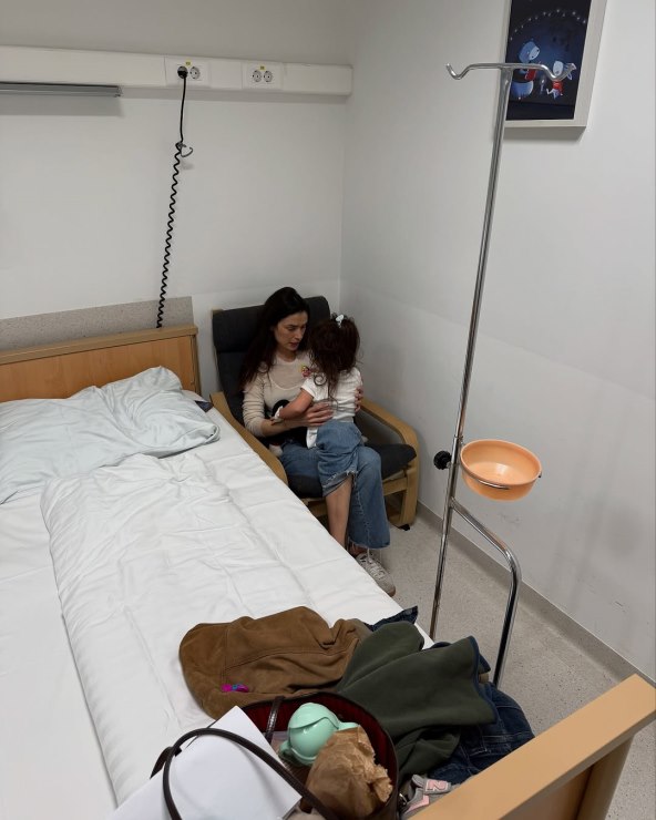 Iris Cekuš s kćeri u bolnici
