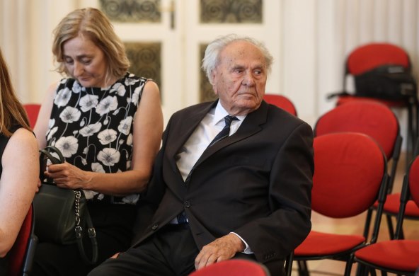 Josip Manolić