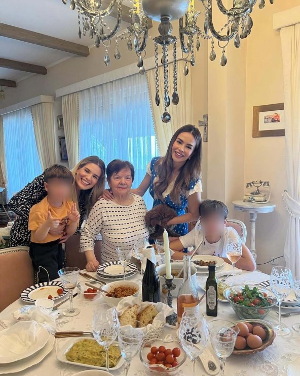 Severina s obitelji