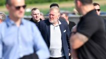 Shrvani Robert Prosinečki na sprovodu Nikole Pokrivača.jpg