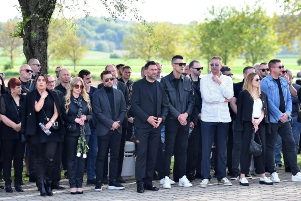 sprovod Nikole Pokrivača