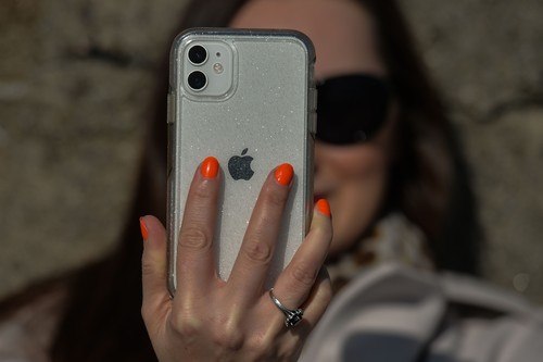 KOME VIŠE VJERUJETE ŠTO SE TIČE DIJELJENJA VAŠIH PODATAKA: Googleu ili Appleu?