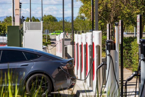 ELEKTRIČNI AUTOMOBILI, ALI BEZ PUNJAČA Omjer punjača i registriranih vozila