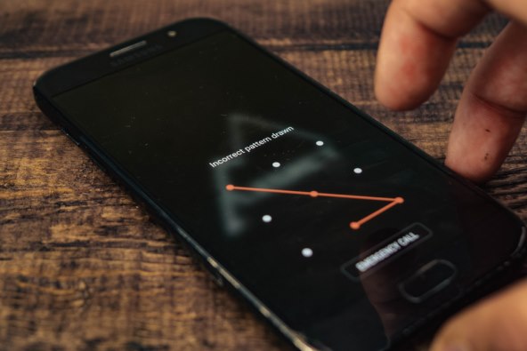 MOGLI SMO TO IZBJEĆI I vi otključavate i zaključavate mobitel po 100 puta dnevno?