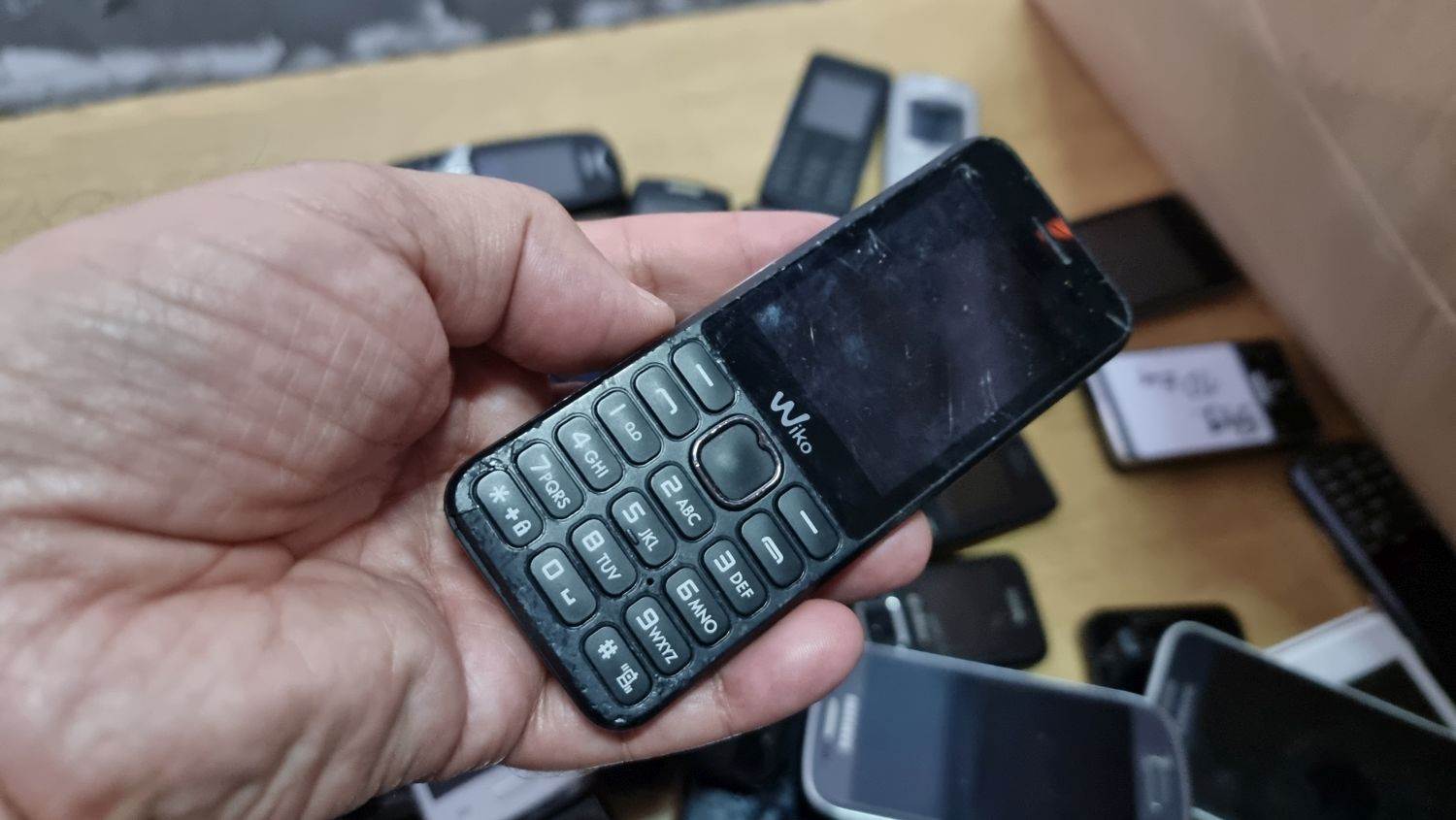 MOBITELI, BICIKLI, LAPTOPI, TORBE Bili smo na javnoj prodaji u policijskoj upravi Zagrebačkoj