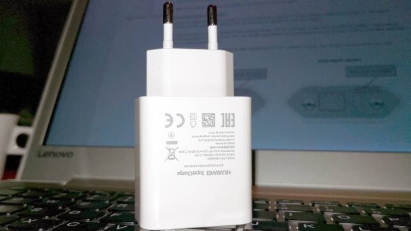 APPLE JE PROTIV Ovo će biti univerzalni punjač za mobitele