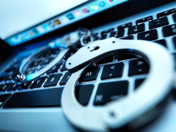 CYBER KRIMINAL Krađa identiteta i različita lažna predstavljanja