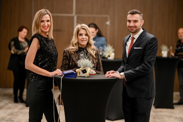 Jelena Damjanović, voditeljica službe za marketinšku strategiju u HEP-u, Vanja Varda, predsjednica nadzornog odbora Hrvatske elektroprivrede i Matija Vučković iz Adria Medije Zagreb