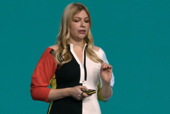 Lauren Kunze, Iconiq (1).jpg