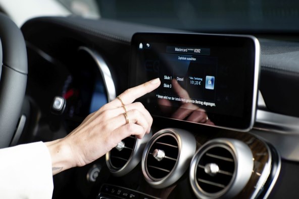 SAMO UZ OTISAK PRSTA Daimler će ponuditi mogućnost plaćanja u automobilu
