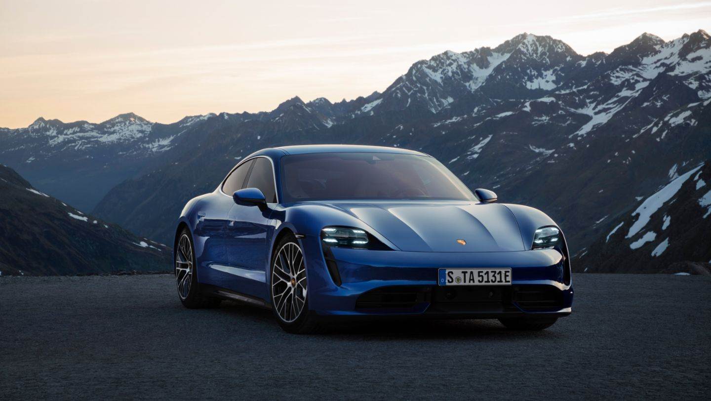 BESPLATNO AŽURIRANJE SOFTVERA: Porsche Taycan s novim značajkama još je brži