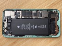 Apple iPhone baterija.jpg