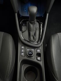 REZERVIRAJTE ONLINE SVOJU TOYOTU: Adventure i Premiere edition novog Yaris Cross modela