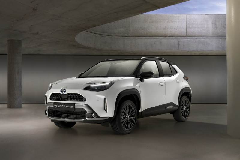 REZERVIRAJTE ONLINE SVOJU TOYOTU: Adventure i Premiere edition novog Yaris Cross modela