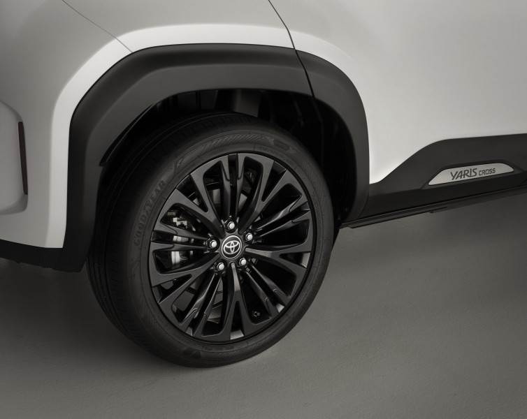 REZERVIRAJTE ONLINE SVOJU TOYOTU: Adventure i Premiere edition novog Yaris Cross modela
