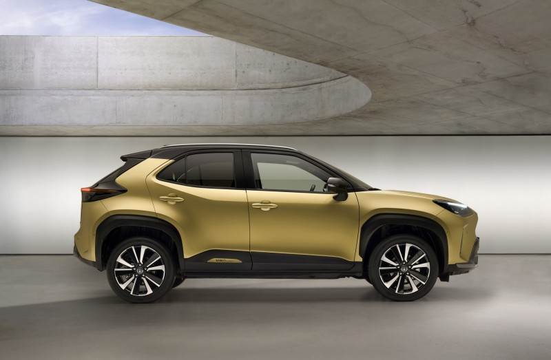 REZERVIRAJTE ONLINE SVOJU TOYOTU: Adventure i Premiere edition novog Yaris Cross modela