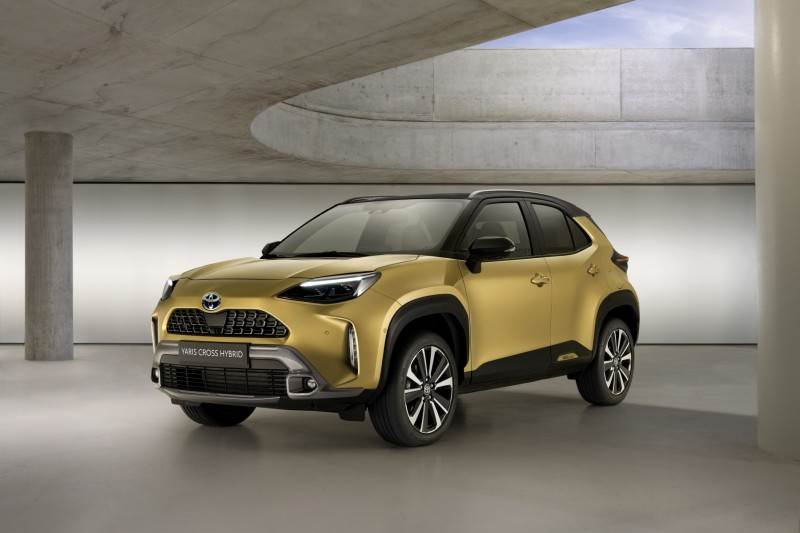 REZERVIRAJTE ONLINE SVOJU TOYOTU: Adventure i Premiere edition novog Yaris Cross modela