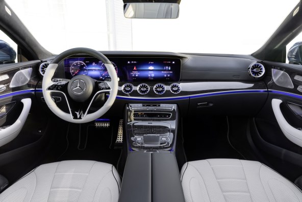 MERCEDES CLS: Uz automatsko parkiranje može sam zakočiti ako vozač ne reagira