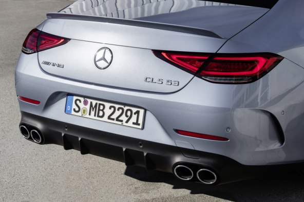 MERCEDES CLS: Uz automatsko parkiranje može sam zakočiti ako vozač ne reagira