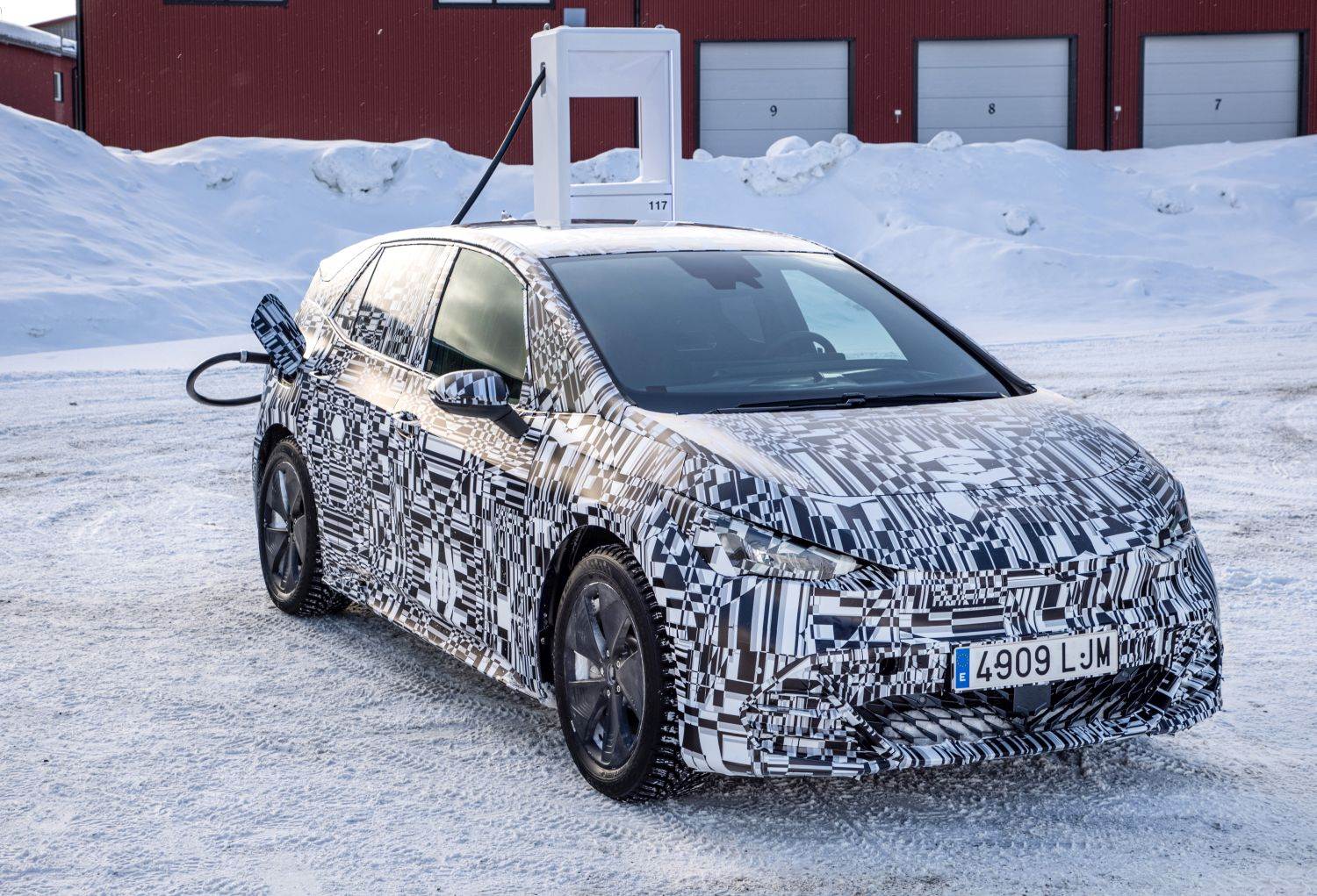 ZIMSKO TESTIRANJE U BLIZINI ARKTIČKOG KRUGA: Test na -30 °C. Hoće li preživjeti?