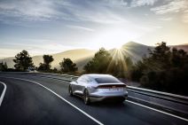 AUDI A6 E-TRON CONCEPT: Brzo punjenje snagom od 270 kW, uz doseg veći od 700 km