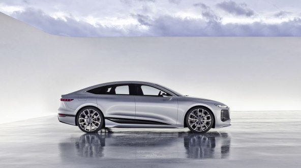 AUDI A6 E-TRON CONCEPT: Brzo punjenje snagom od 270 kW, uz doseg veći od 700 km