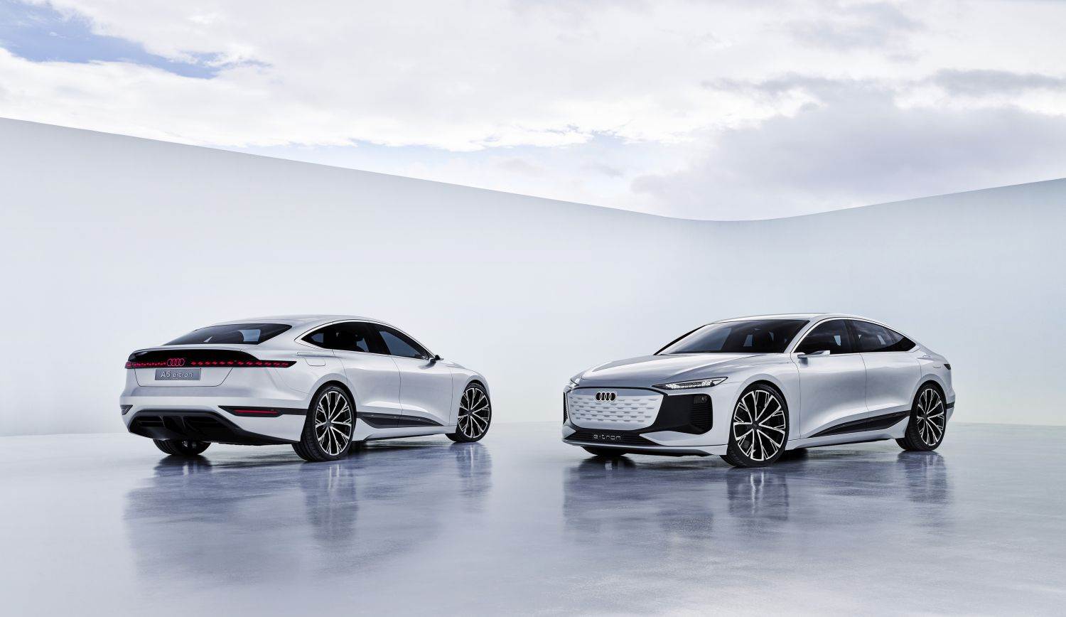 AUDI A6 E-TRON CONCEPT: Brzo punjenje snagom od 270 kW, uz doseg veći od 700 km