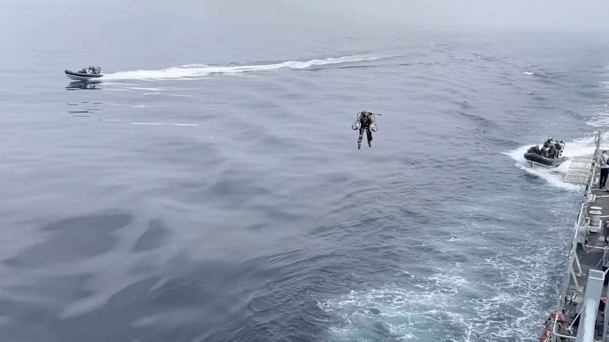 JETPACK DEMONSTRACIJA Marinci će ovime gusarima utjerati strah pod kožu