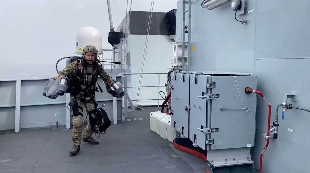 JETPACK DEMONSTRACIJA Marinci će ovime gusarima utjerati strah pod kožu