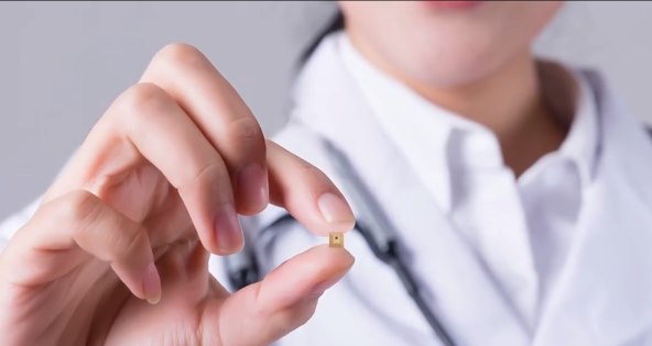 OVO JE PREJAKO! Nokti glume karticu prilikom plaćanja u trgovinama