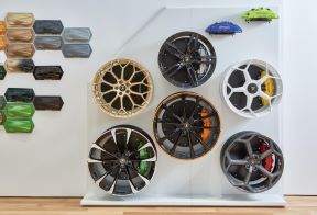 LAMBORGHINI LOUNGE NEW YORK CITY Nikad viđeni automobili, B&O zvuk i novi sat