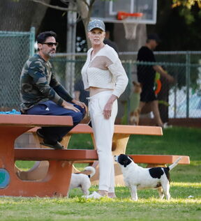 Brigitte Nielsen i Mattia Dessi u šetnji parkom