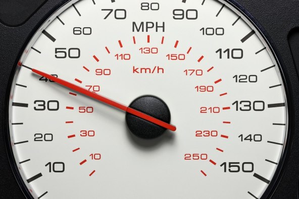 IMPERIJALNI I METRIČKI SUSTAV MJERENJA Znate li što su unca, stopa, Fahrenheit?