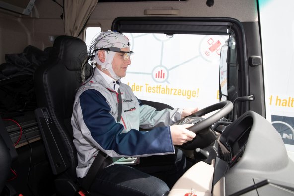 Kada već postoje pametni telefoni, kuće, auti... Red je došao na pametne kamione!