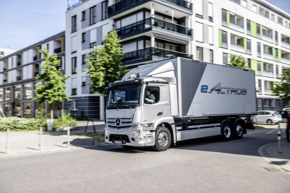 SVJETSKA PREMIJERA Mercedes-Benz eActros prelazi na struju 400 kilometara