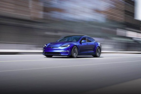 NIJE MU JASNO Uz ljude, pun Mjesec muči i vozila Tesla