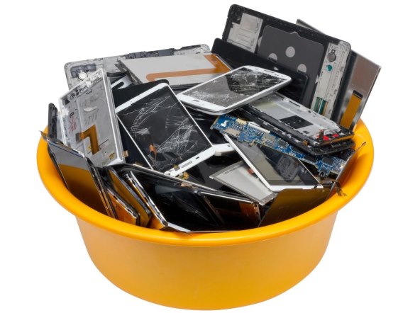 STARI TELEFONI: Recikliranje i popravak pametnih telefona