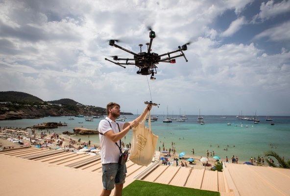Drone to Yacht (4)